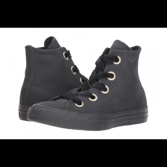 completely black converse